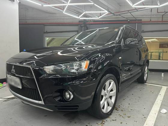 MITSUBISHI OUTLANDER 3.0 GT 4X4 V6 24V GASOLINA 4P AUTOMÁTICO MITSUBISHI OUTLANDER 3.0 GT 4X4 V6 24V GASOLINA 4P AUTOMÁTICO
